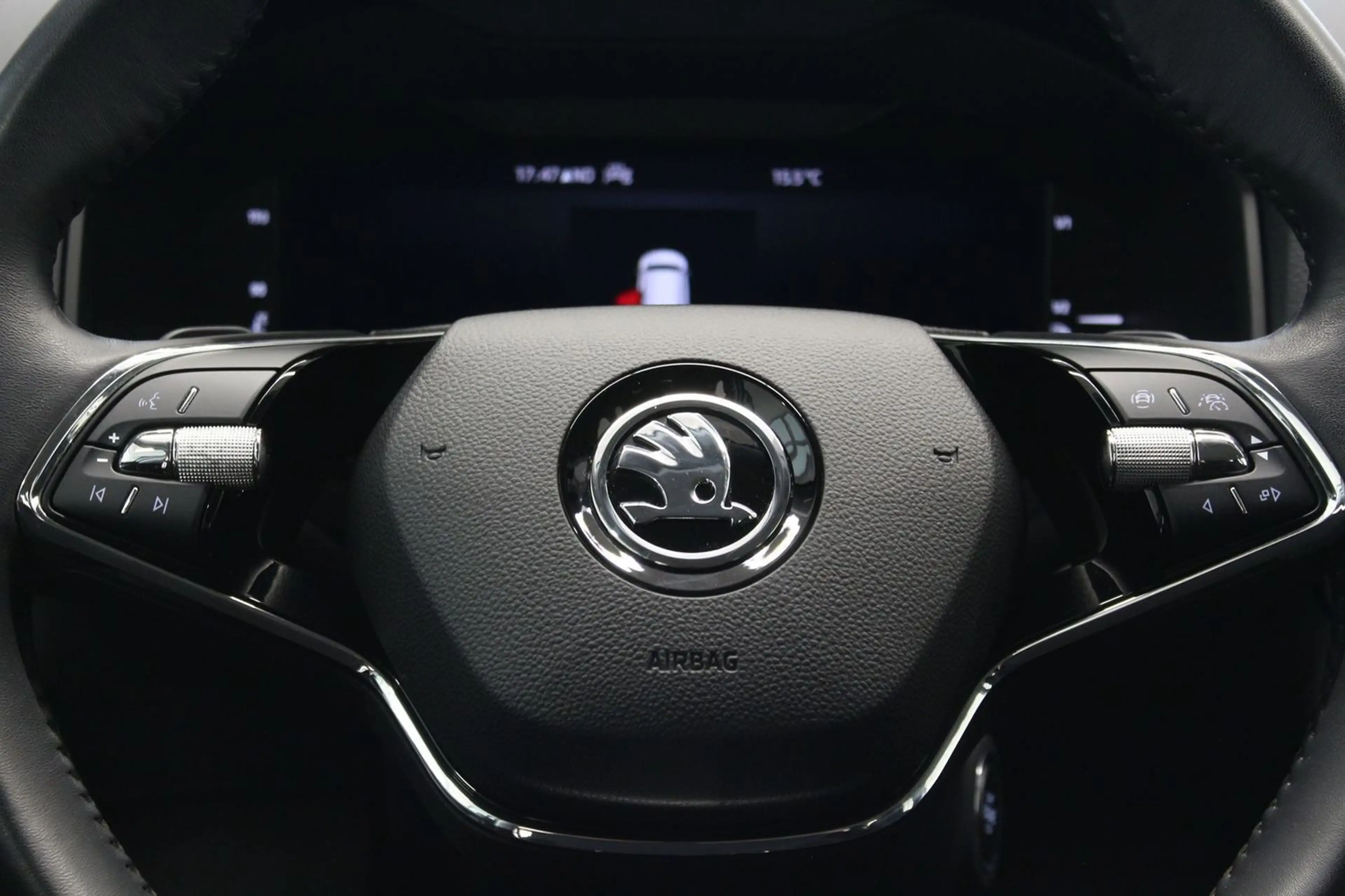 Skoda Karoq Ambition Led DSG — photo 15