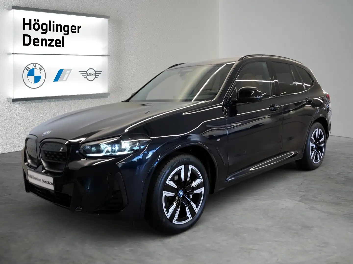 BMW iX3 M Schwarz - 2