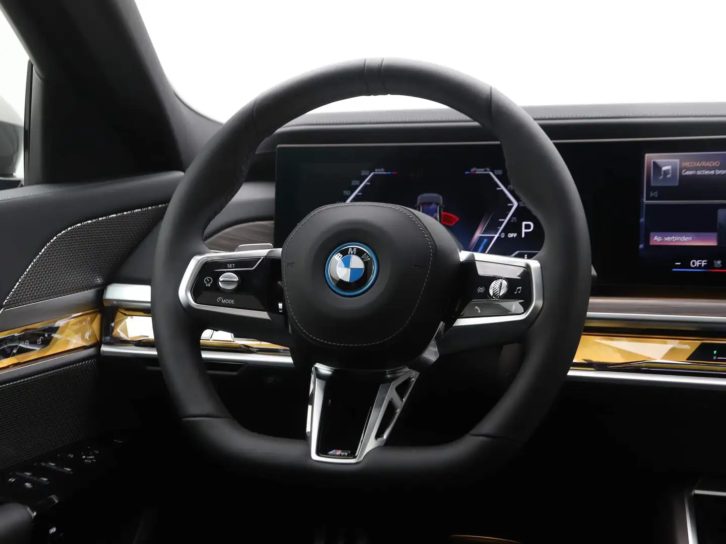 BMW i7 eDrive50 M-Sport 106 kWh Gri - 2