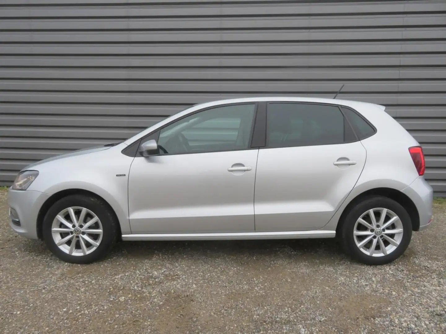 Volkswagen Polo Polo 1.0 TSI BlueMotion - 95  V 6R  LOUNGE BlueMot Gris - 2