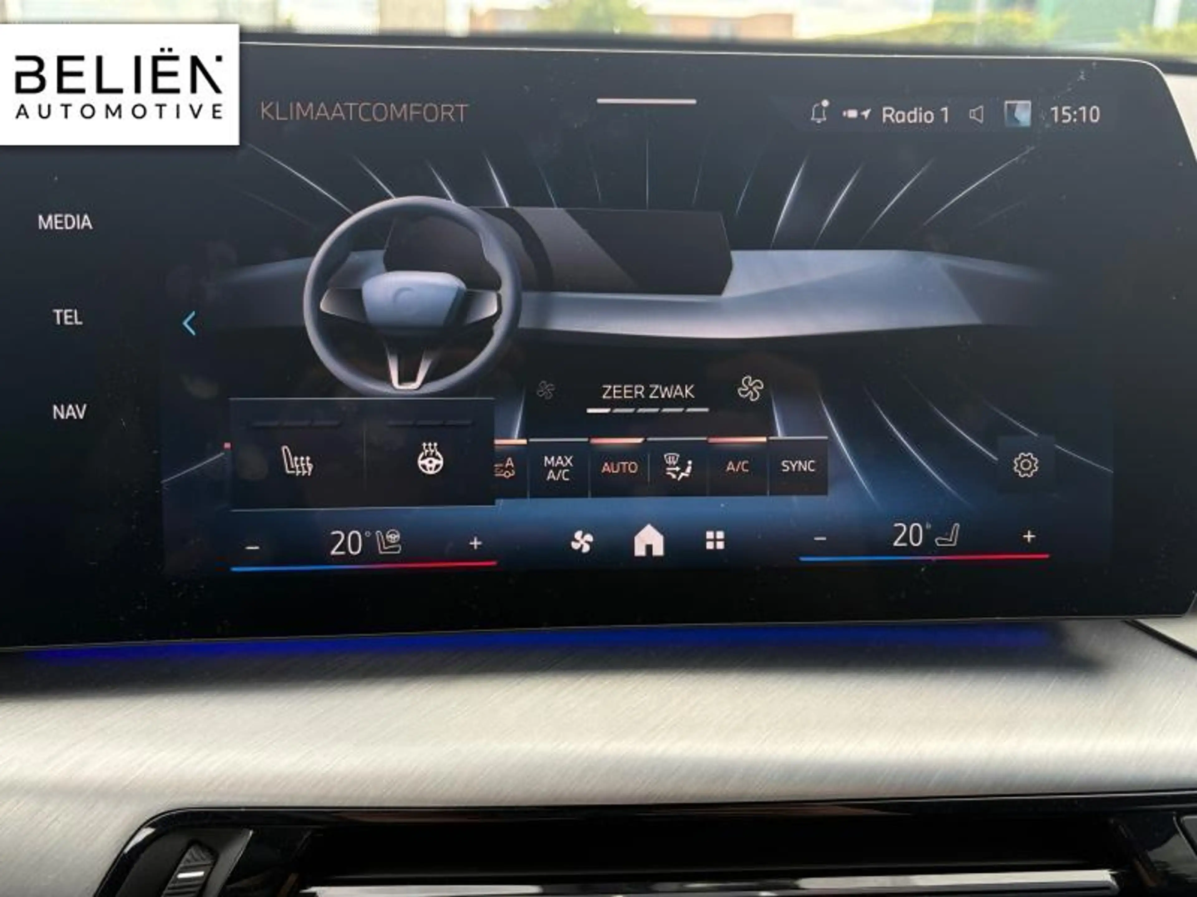 BMW iX2 xDrive30 — photo 14