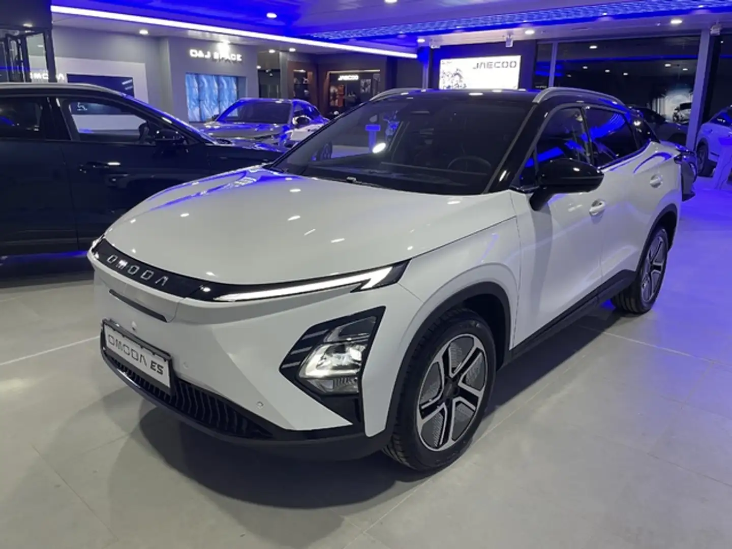Omoda 5 EV Premium Wit - 2