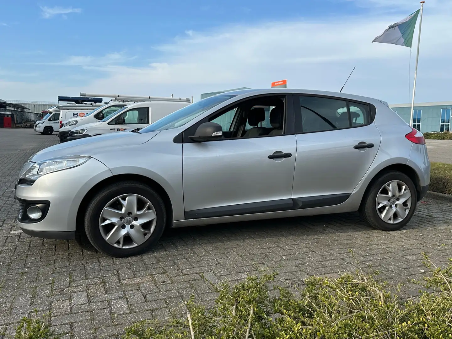 Renault Megane 1.6 Authentique Fijne 1.6 motor met dis. ketting! Grijs - 2