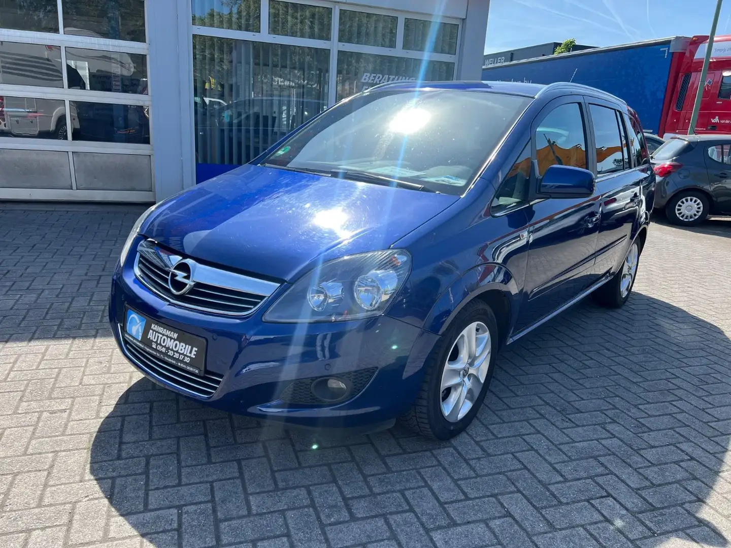 Opel Zafira B Design Edition Blau - 2