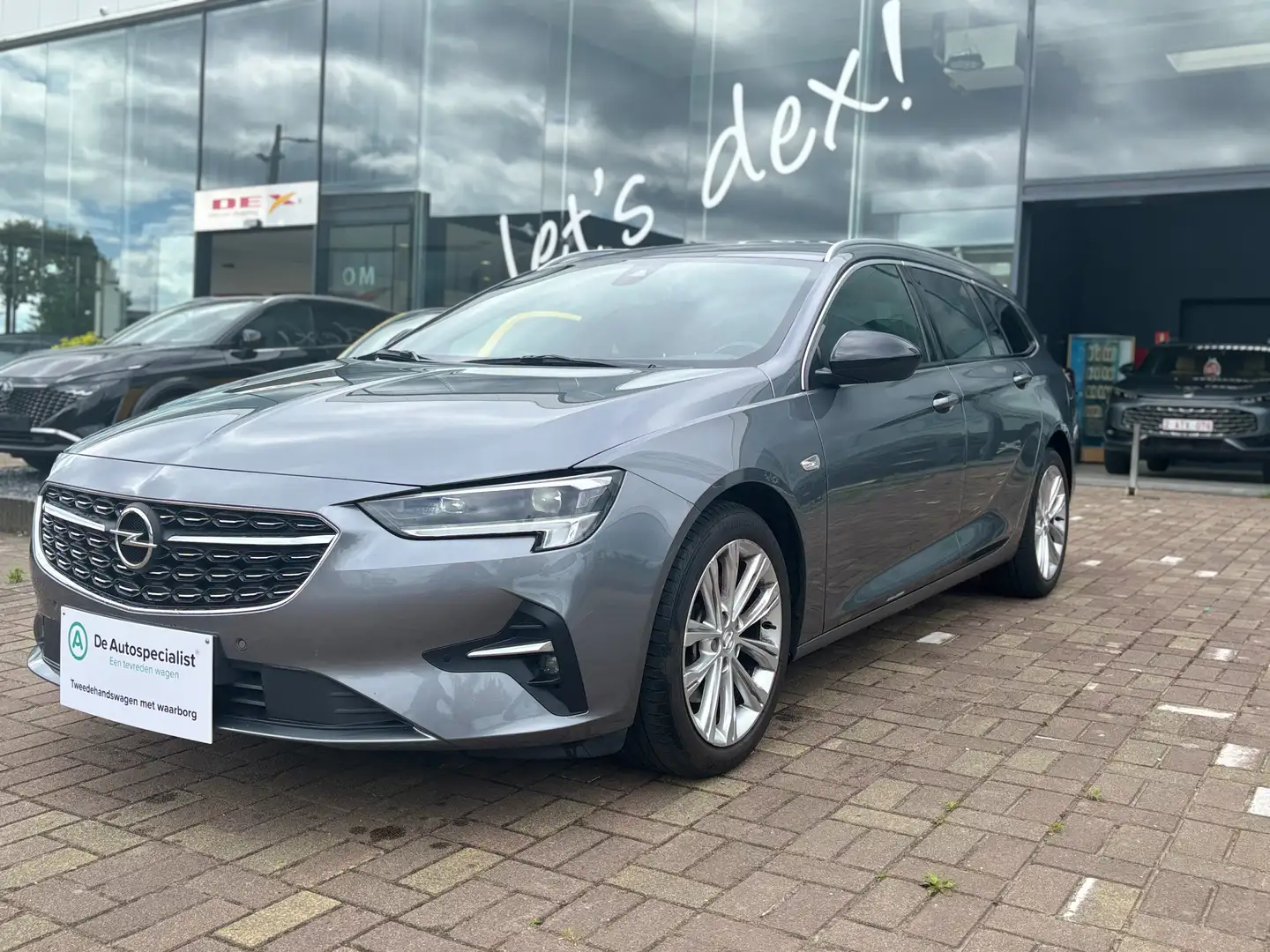 Opel Insignia Sports Tourer 2.0 Turbo Business Elegance Zilver - 2