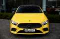 Mercedes-Benz A 180 7G-DCT AMG Line -LED-CAMERA-CARPLAY-CRUISE-AMBIANT Geel - thumbnail 6