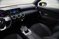 Mercedes-Benz A 180 7G-DCT AMG Line -LED-CAMERA-CARPLAY-CRUISE-AMBIANT Geel - thumbnail 17
