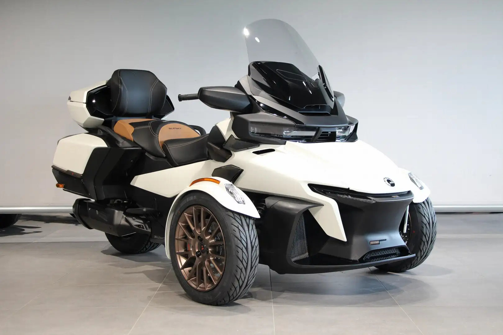 Can Am Spyder RT LIMITED SEA TO SKY Wit - 1