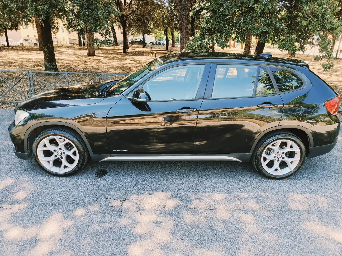 BMW X1 X1 E84 sdrive18d xLine Nero - 1