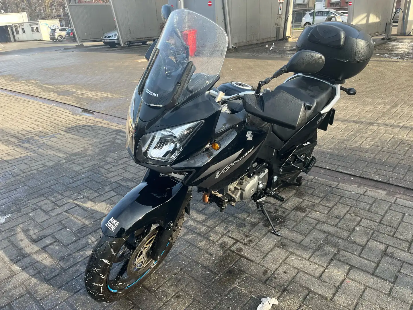 Suzuki V-Strom 650 Černá - 2