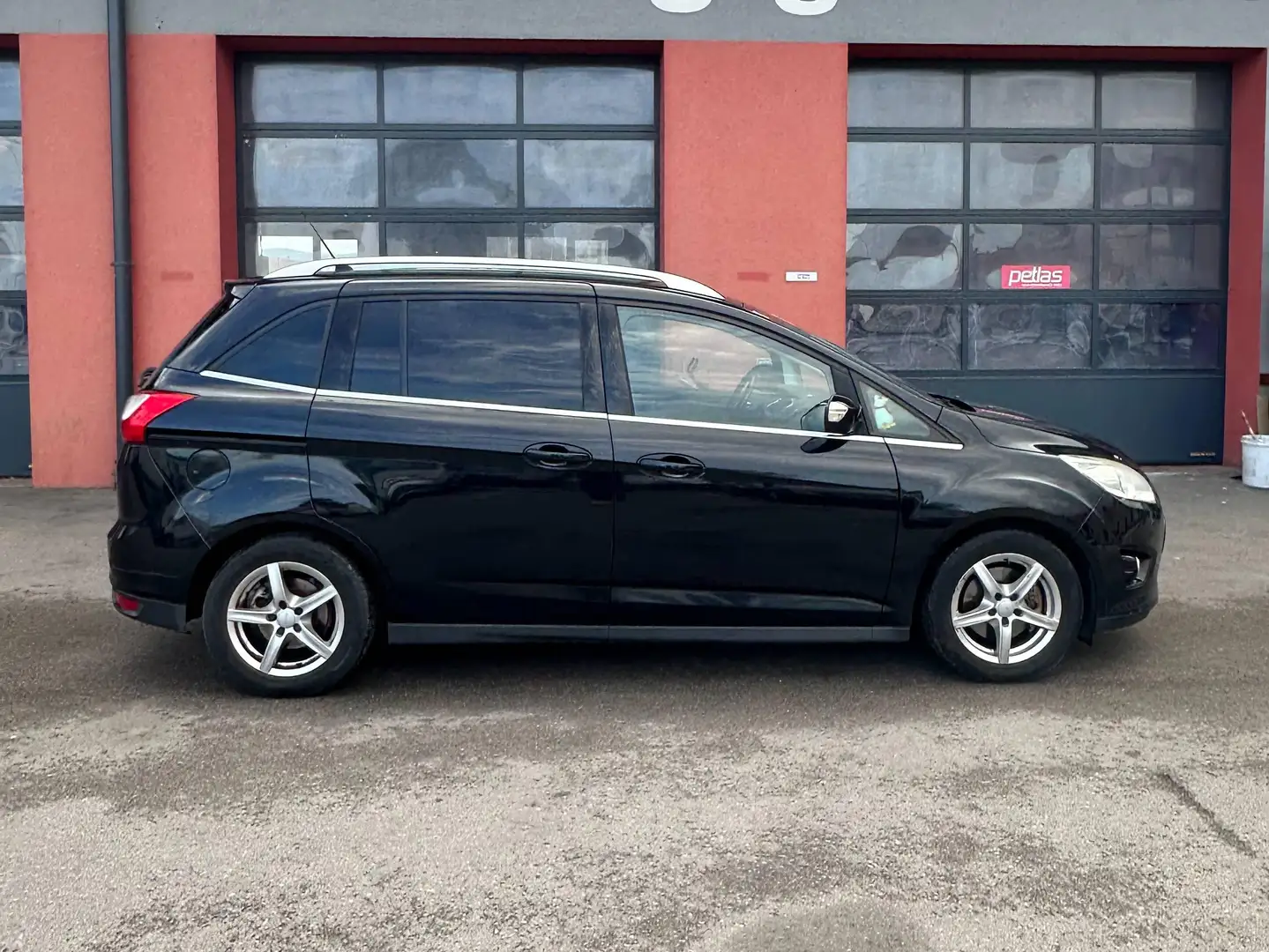 Ford Grand C-Max Titanium Schwarz - 2