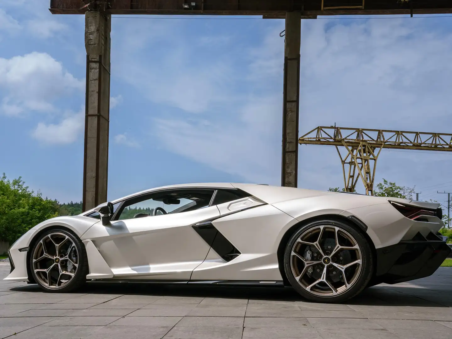 Lamborghini Revuelto Y2025+BalloonWhite+360°+full+PPF+pasngr+screen Weiß - 1