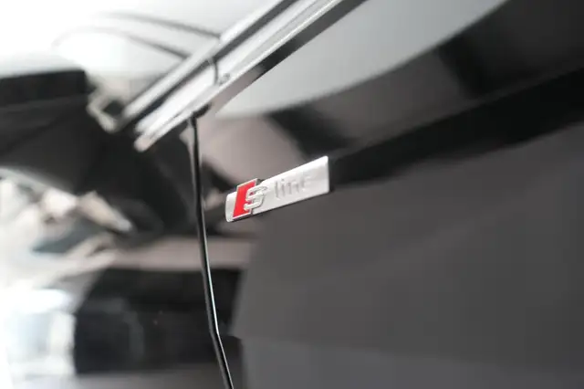 Audi A6 view 13