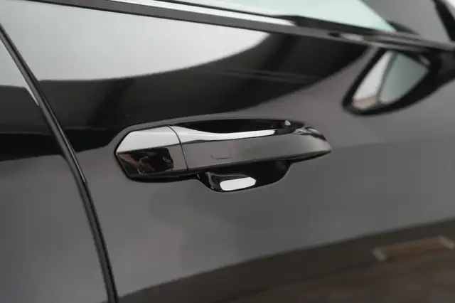 Audi A6 view 12