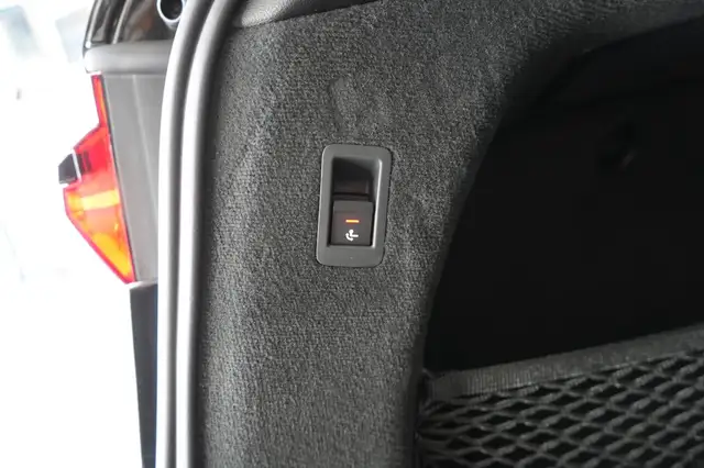 Audi A6 view 9