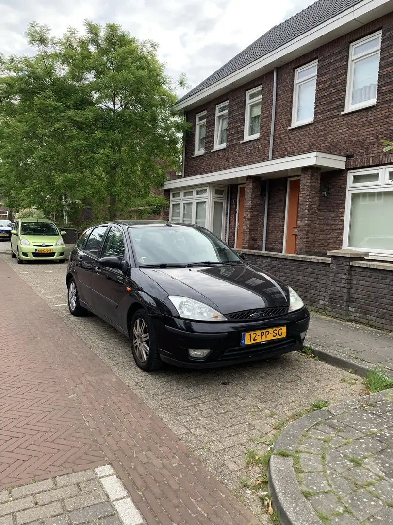 Ford Focus 1.6-16V Futura Noir - 2