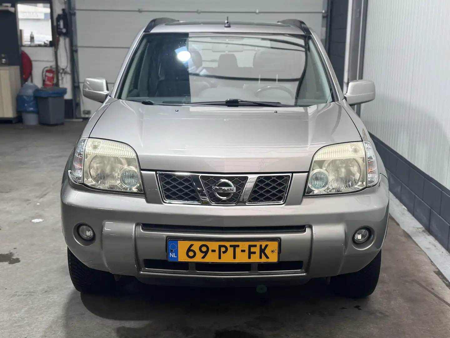 Nissan X-Trail 2.5 Sport Outdoor Grau - 2