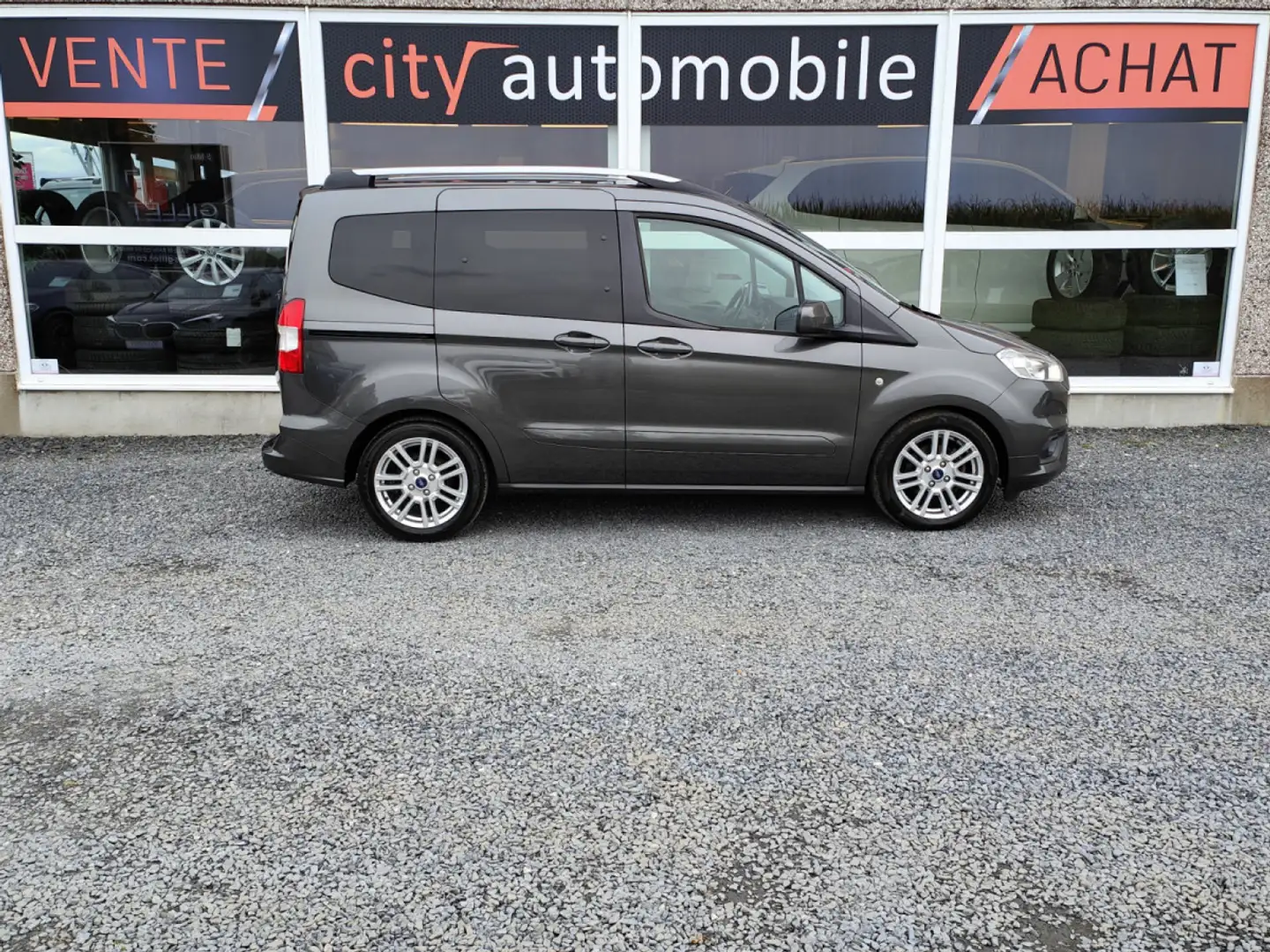 Ford Tourneo Connect 1.5 TDCI GPS CARPLAY CAMERA SIEGES CHAUFFANTS Gris - 2