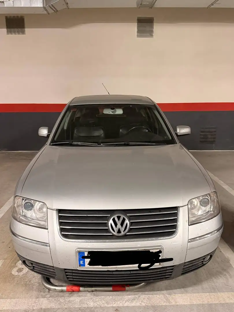 Volkswagen Passat Passat 1.9TDI Edition 130 Edition Gris - 2