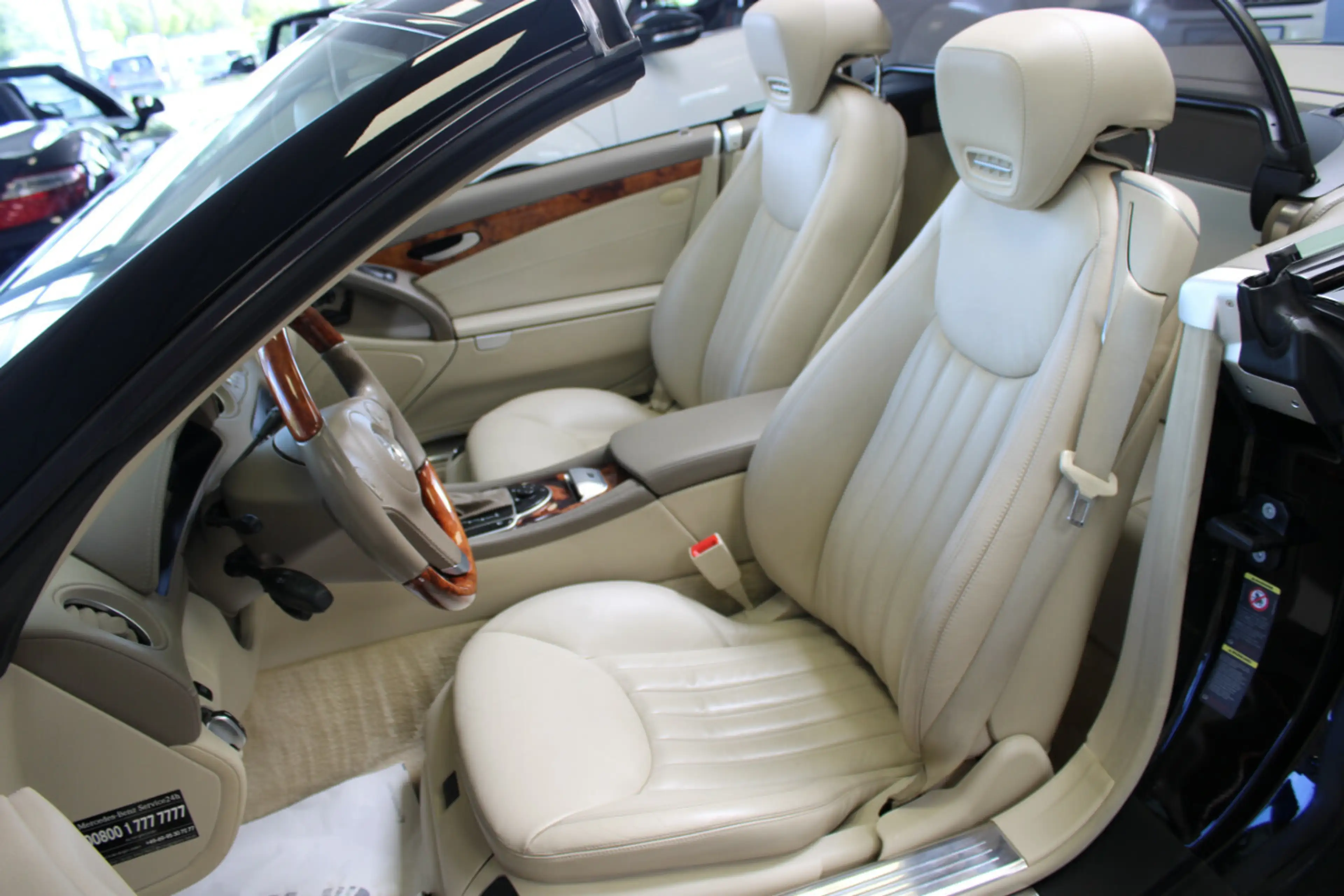 Mercedes-Benz SL 300 7G-TRONIC Cabrio — photo 13