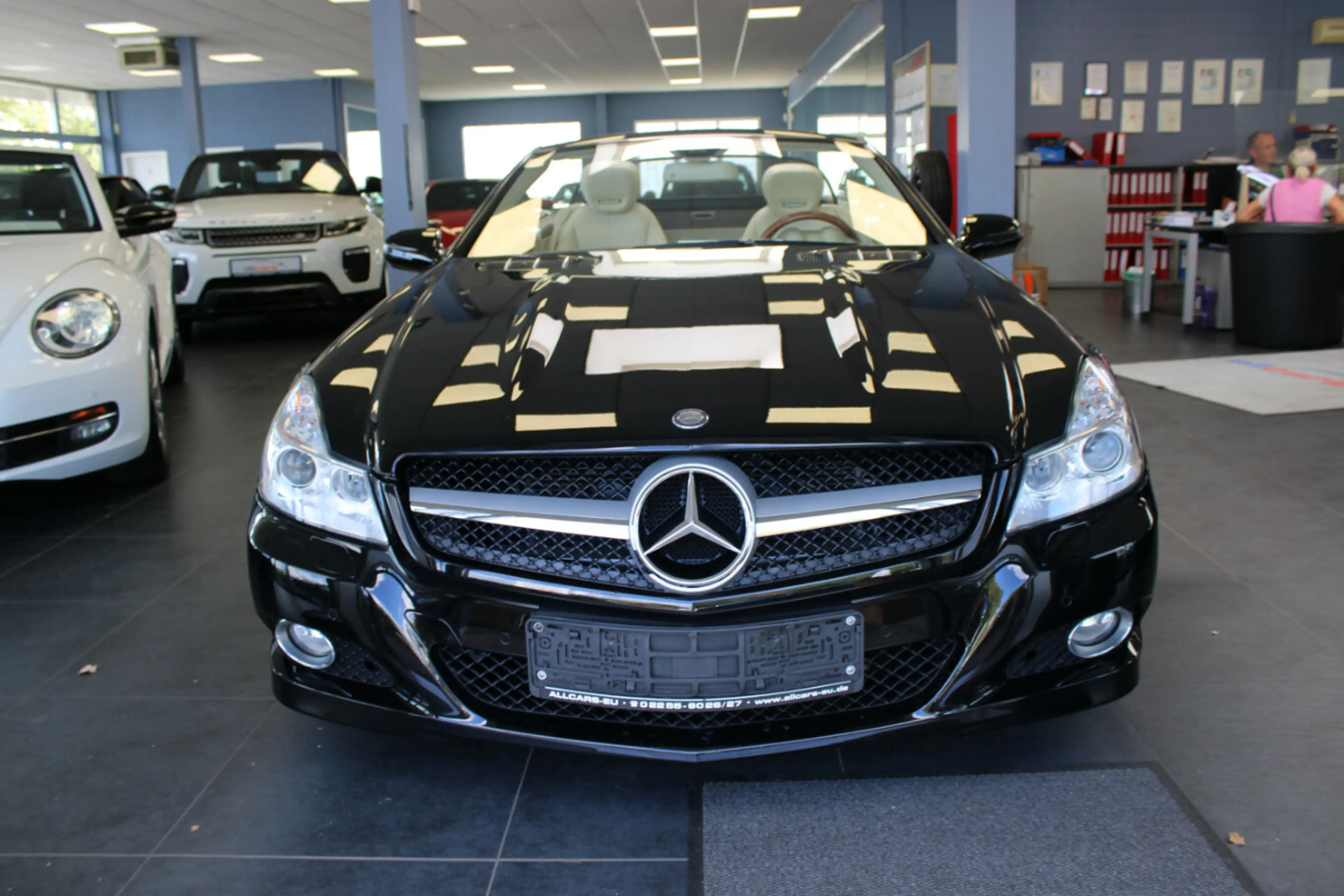 Mercedes-Benz SL 300 7G-TRONIC Cabrio — photo 2