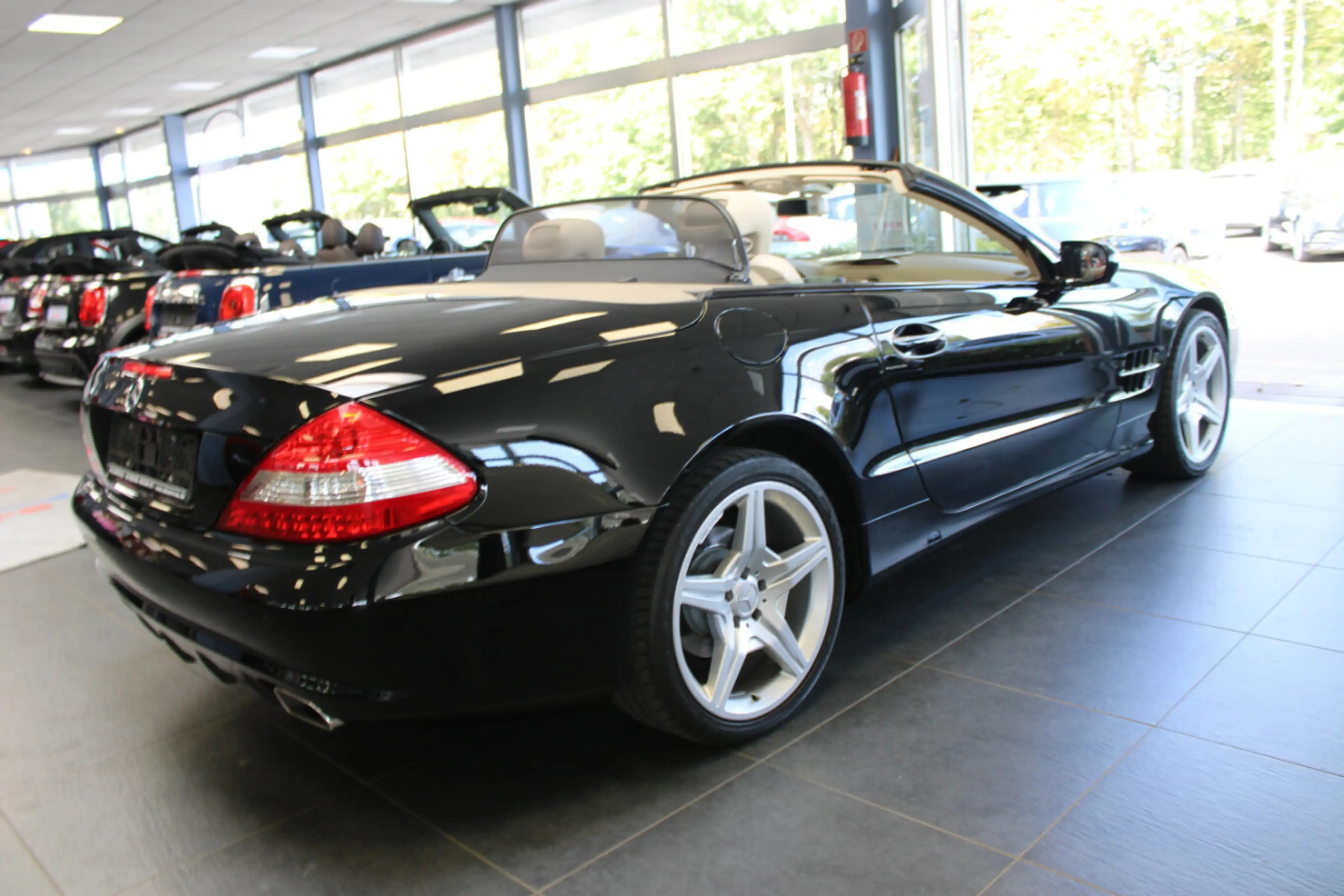 Mercedes-Benz SL 300 7G-TRONIC Cabrio — photo 6