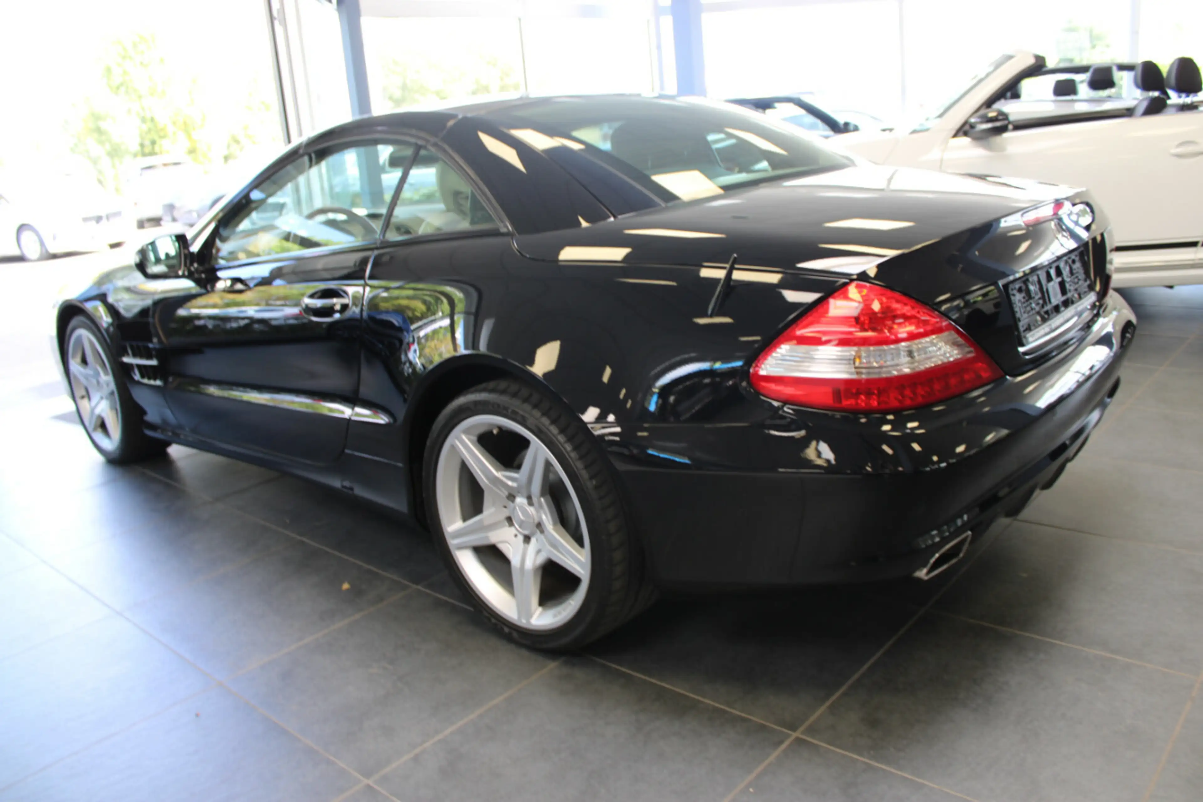 Mercedes-Benz SL 300 7G-TRONIC Cabrio — photo 8