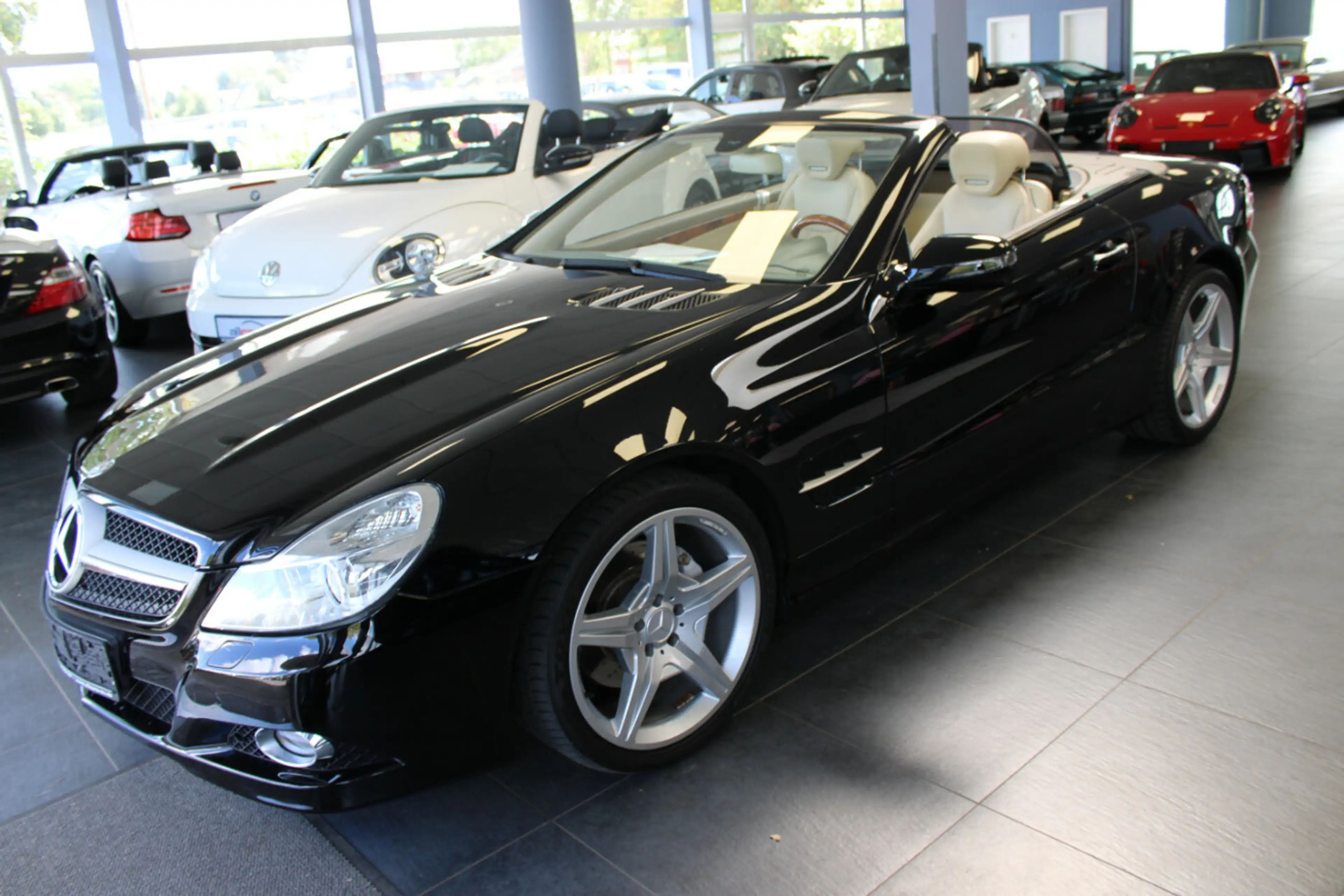 Mercedes-Benz SL 300 7G-TRONIC Cabrio — photo 3
