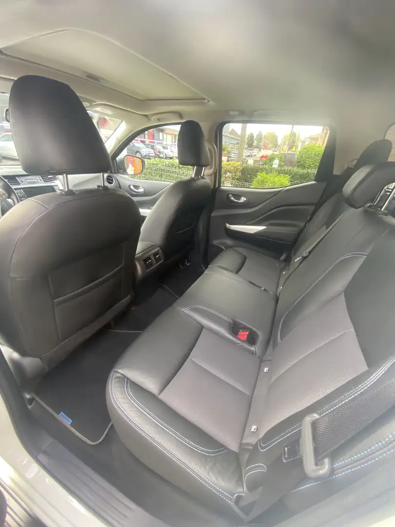 Nissan Navara 2.3 dCi 4WD N-Guard - 1