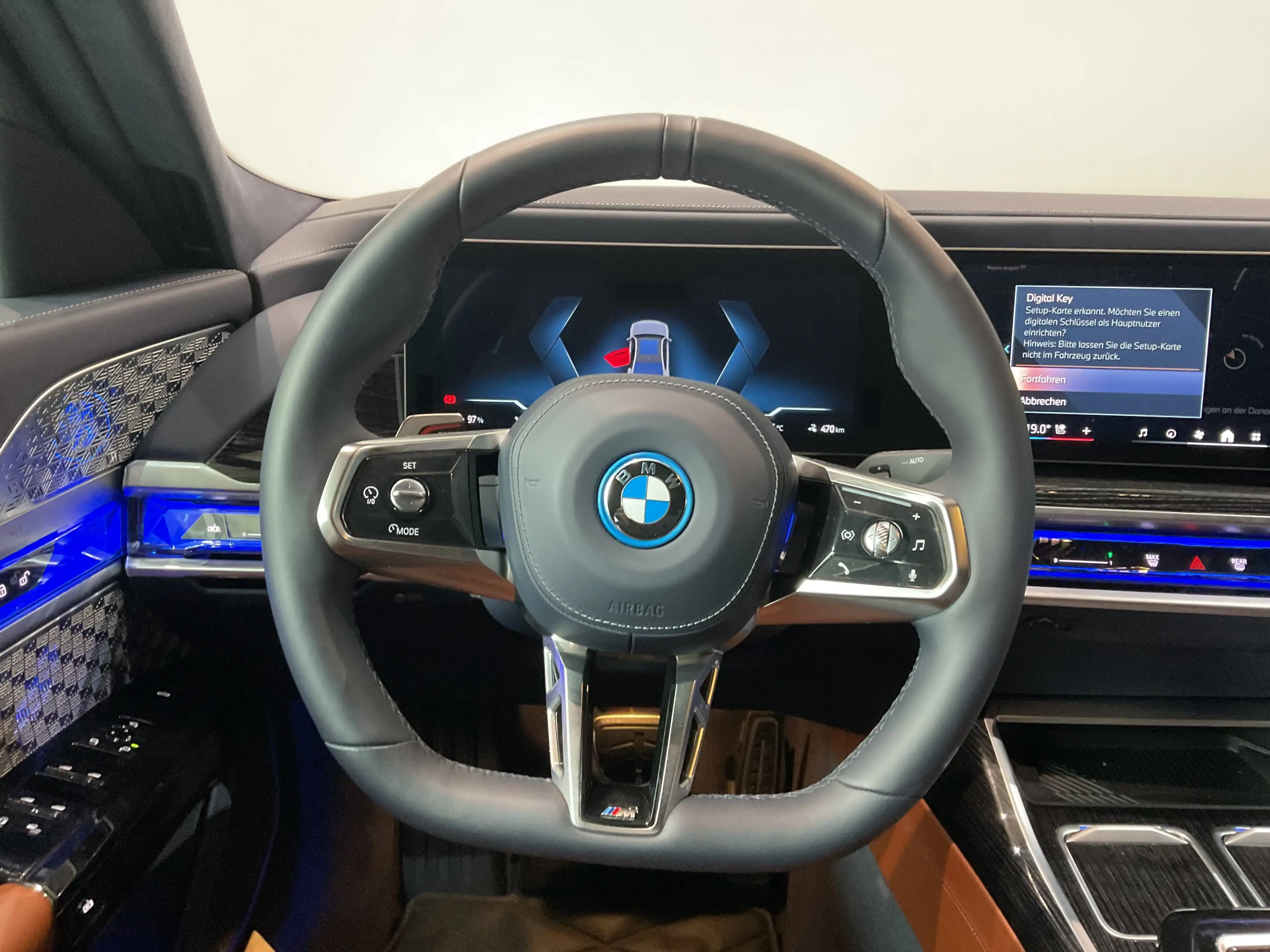 BMW i7 xDrive60 M Sportpaket, Glasdach Sky Lounge, Fond-E — photo 4