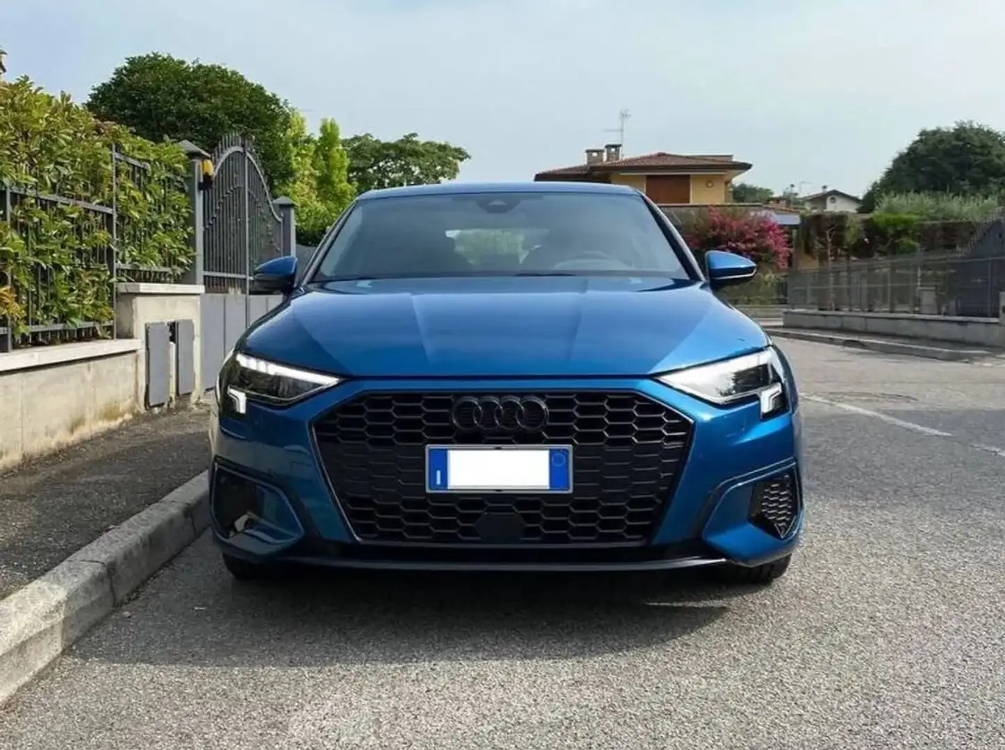 Audi A3 A3 Sportback 30 1.5 g-tron Business Bleu - 2