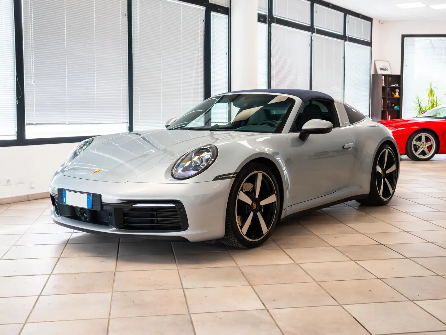 Porsche 911 992 Targa 3.0 4S auto Grau - 2