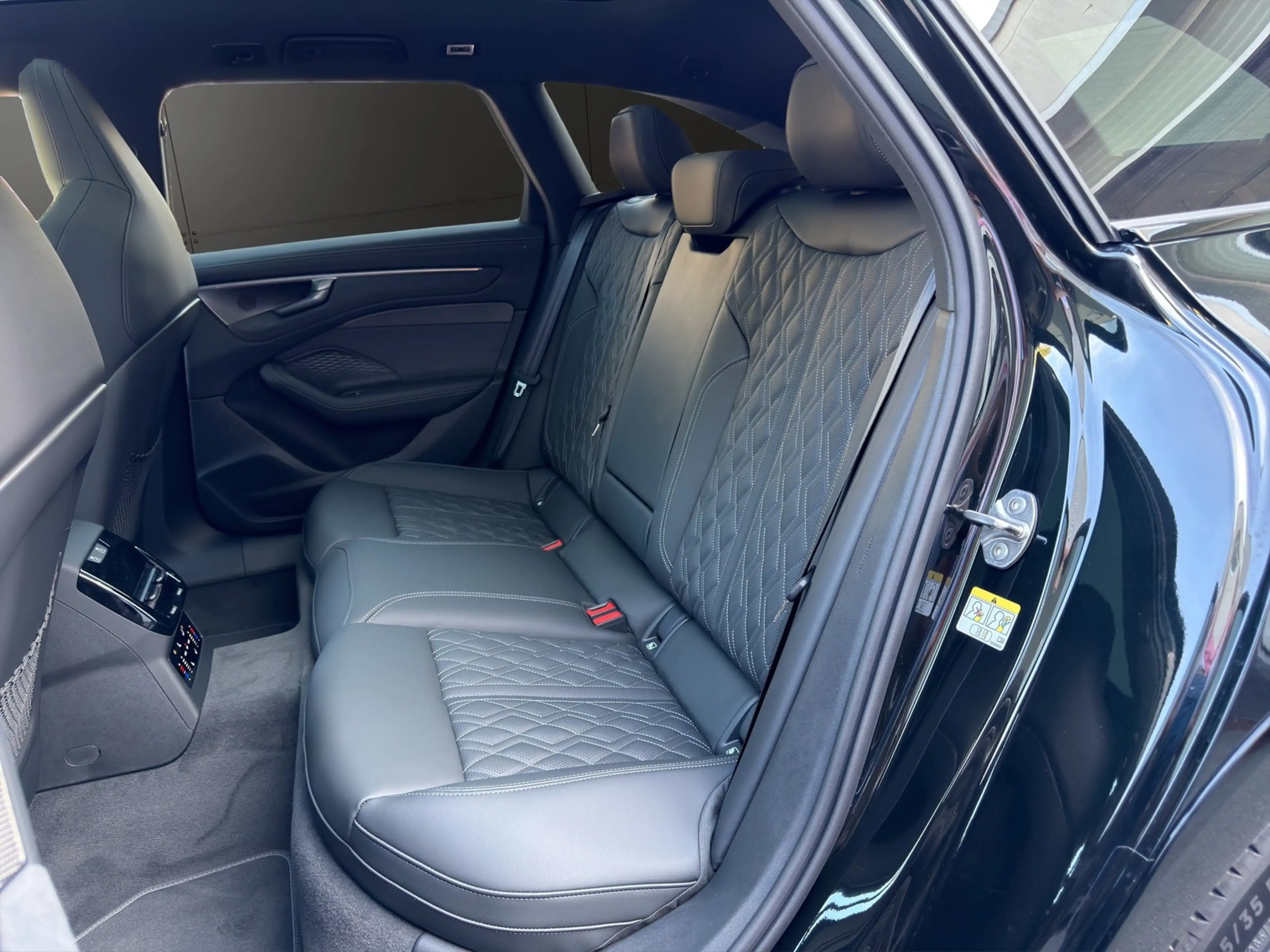 Audi A6 allroad TFSI e-hybrid quattro — photo 12