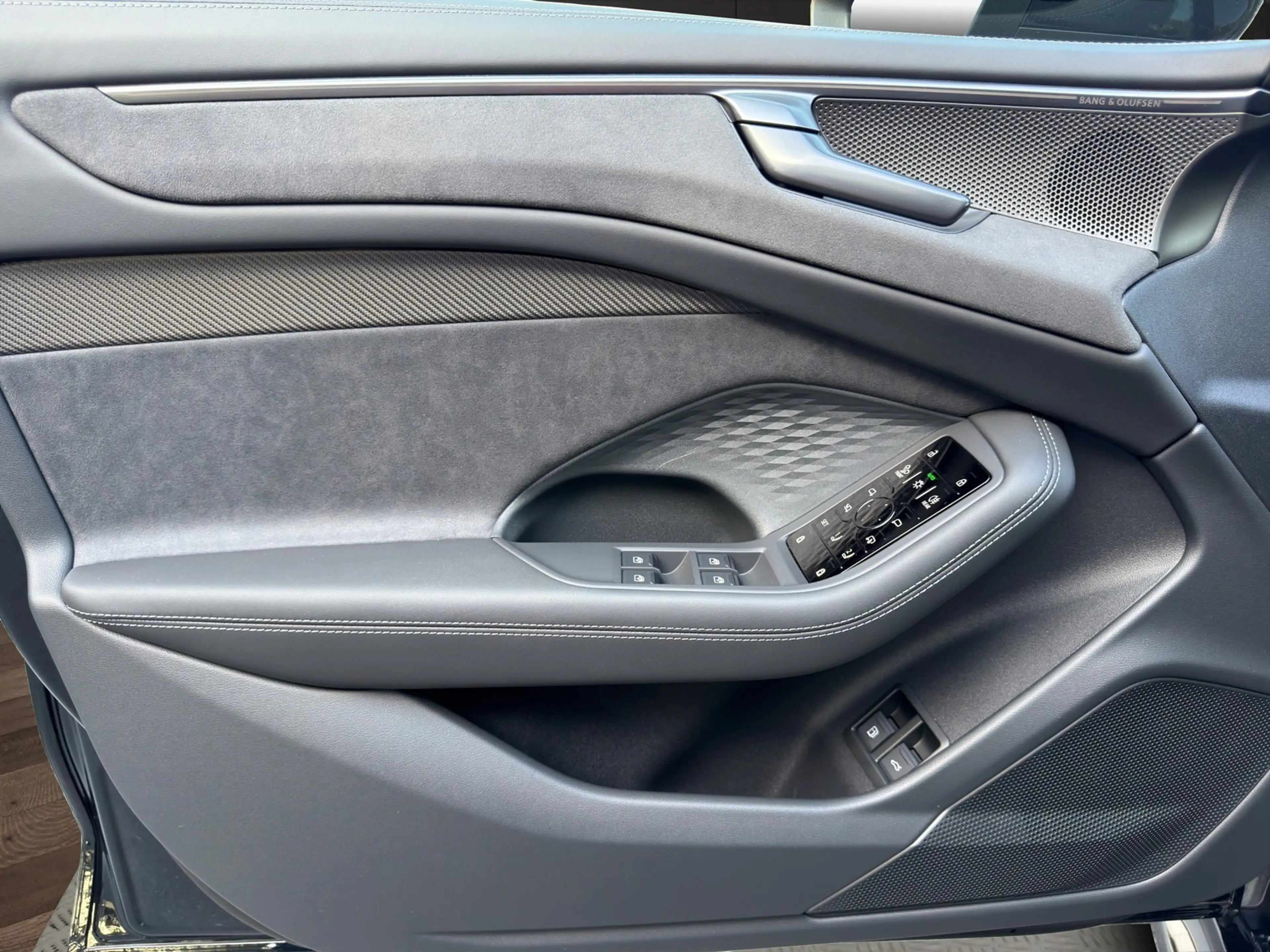 Audi A6 allroad TFSI e-hybrid quattro — photo 9