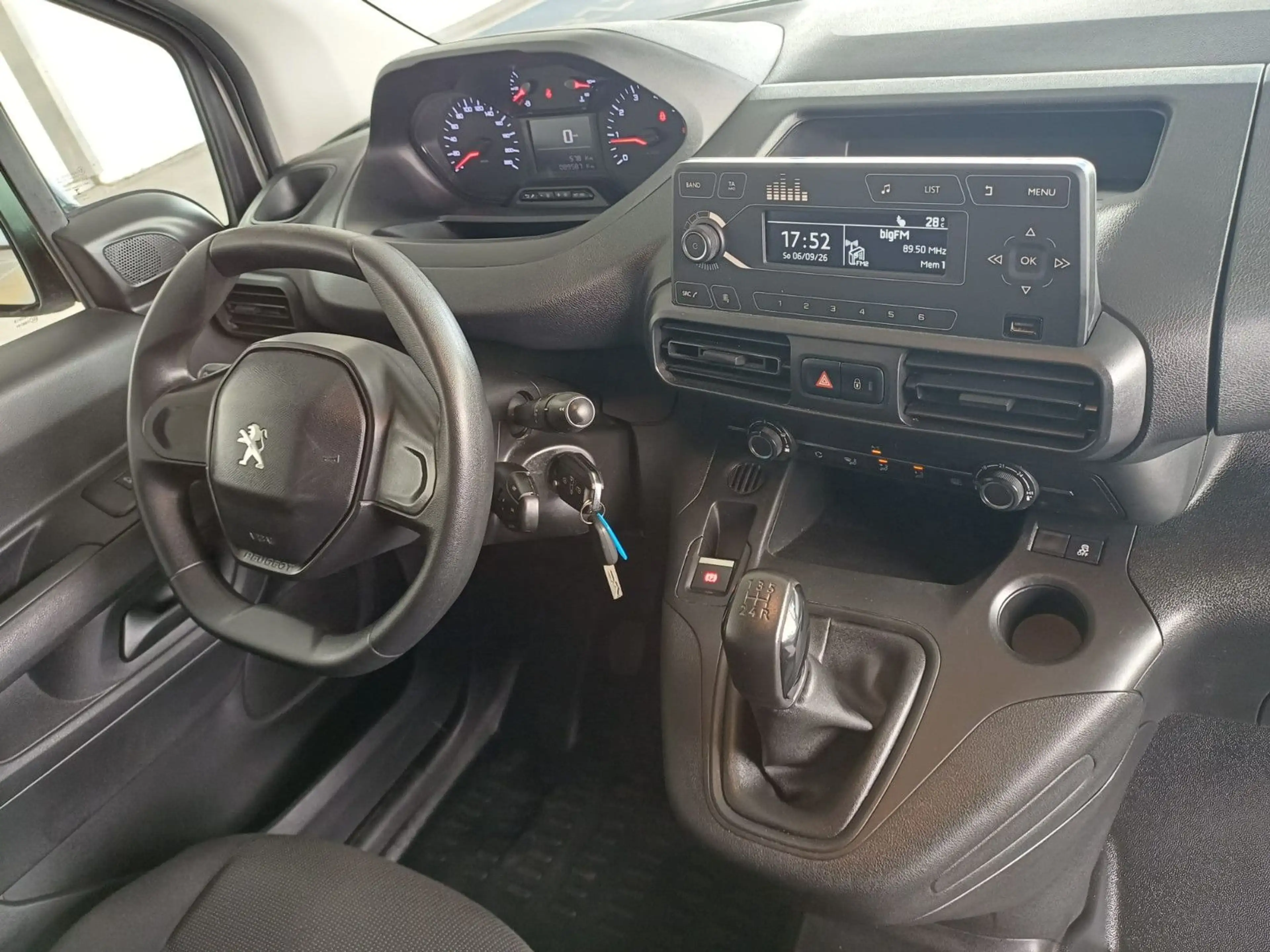Peugeot Partner Premium L2 — photo 9