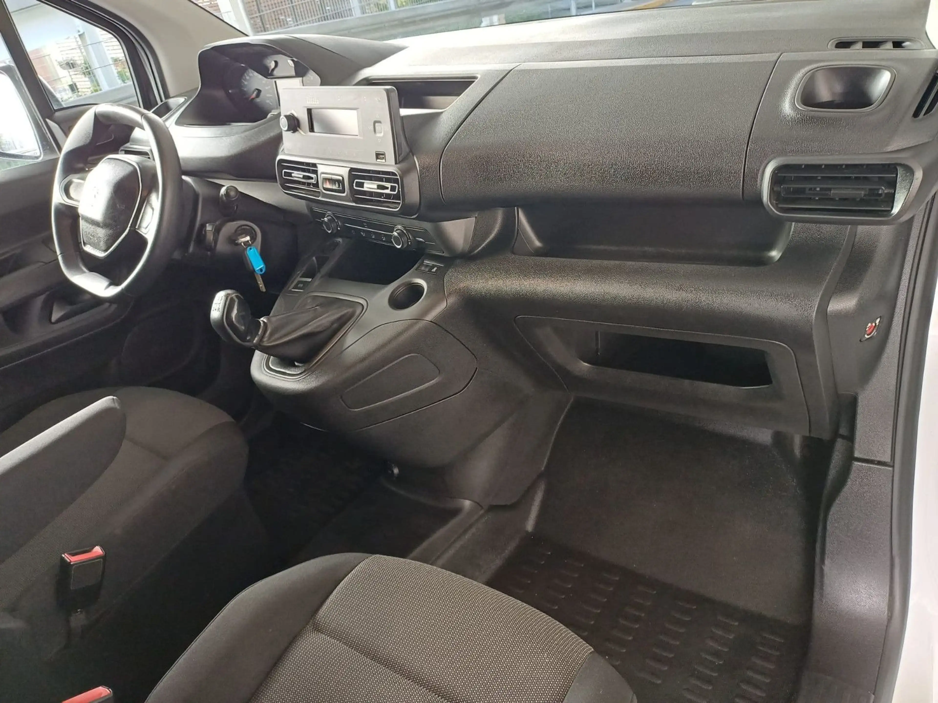 Peugeot Partner Premium L2 — photo 8