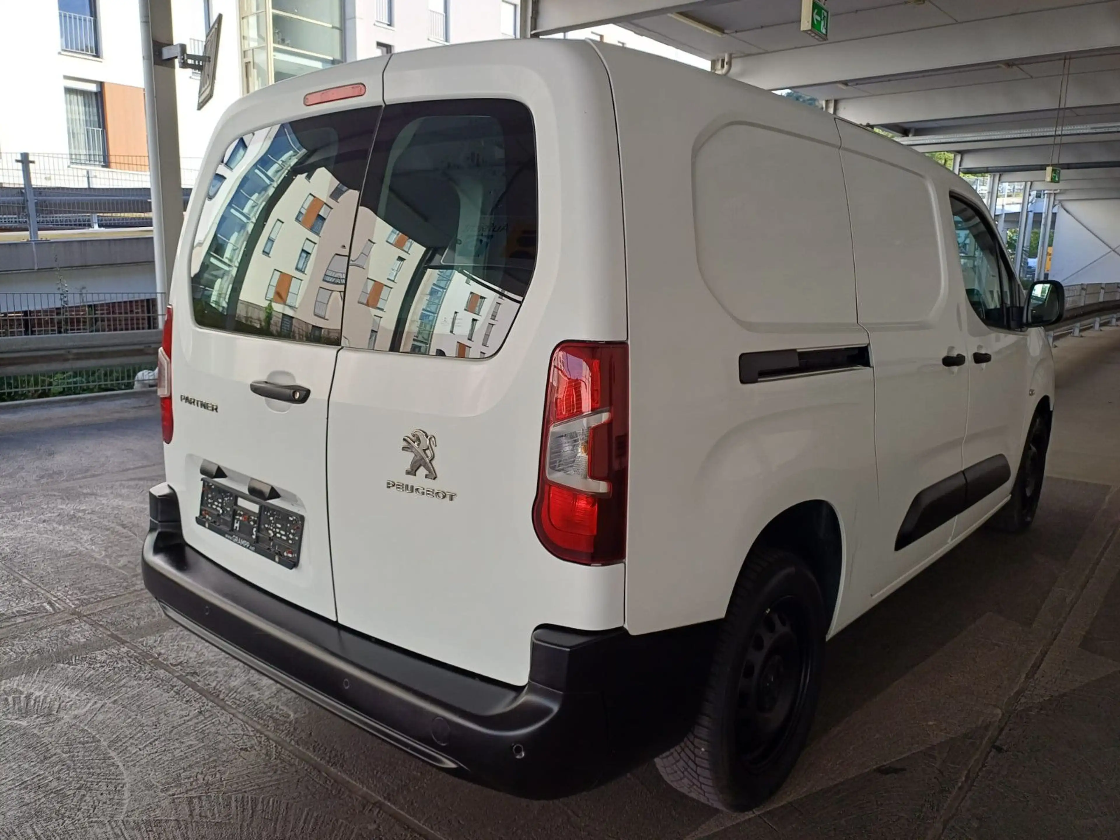Peugeot Partner Premium L2 — photo 11