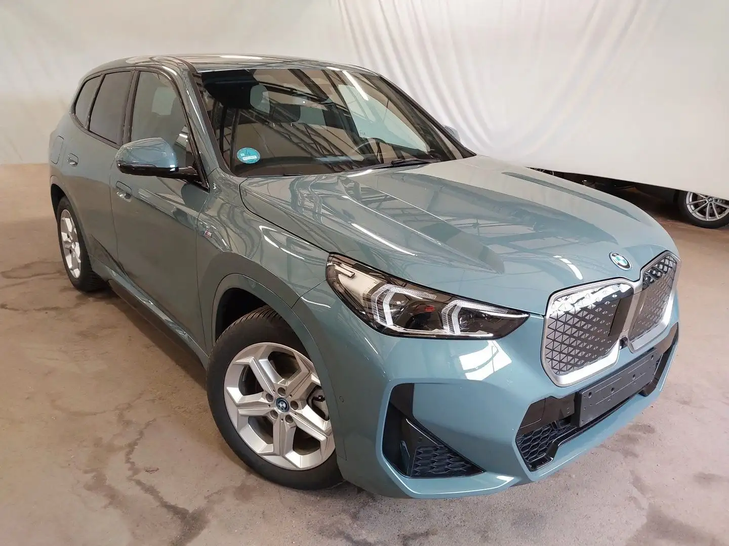BMW iX1 xDrive 30 M-Sport ACC HuD Kzu Memo NP:70.000 Yeşil - 2