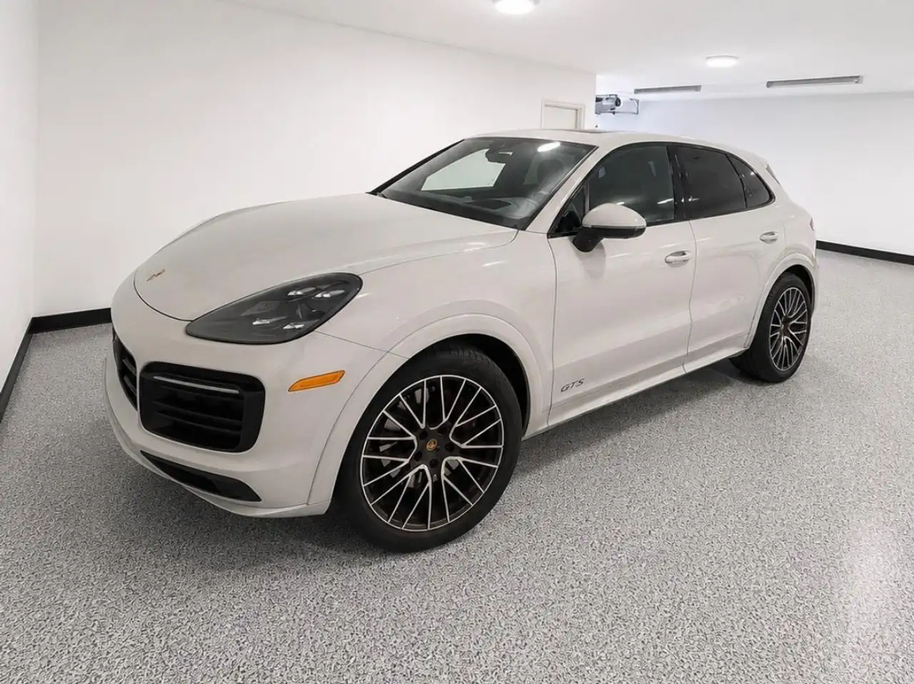 Porsche Cayenne снимка Porsche Cayenne