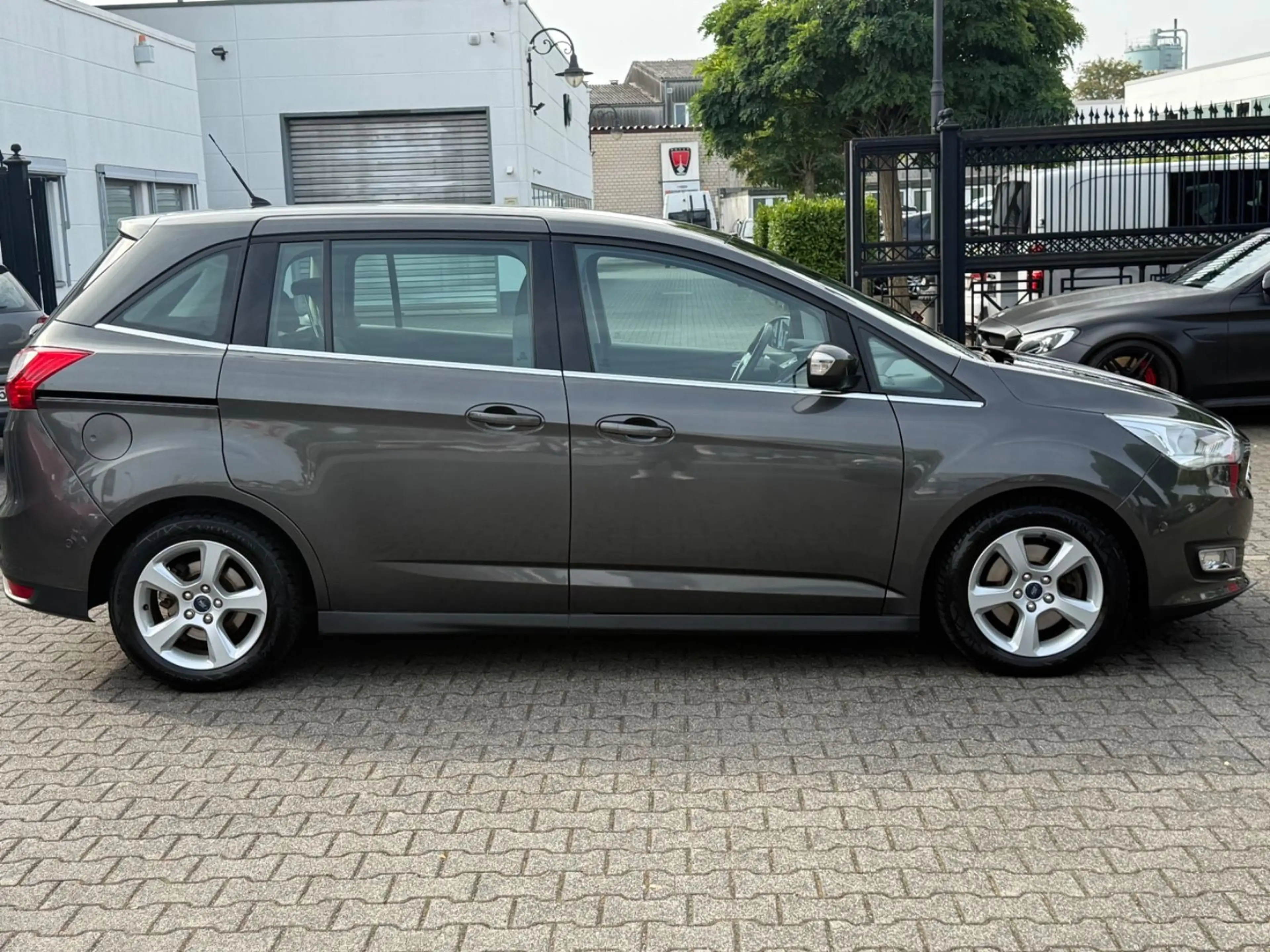 Ford Grand C-Max Grand C-MAX Titanium — photo 7