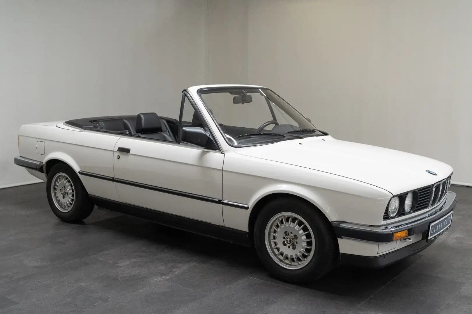 BMW 320 i Cabriolet Automatik Weiß - 2