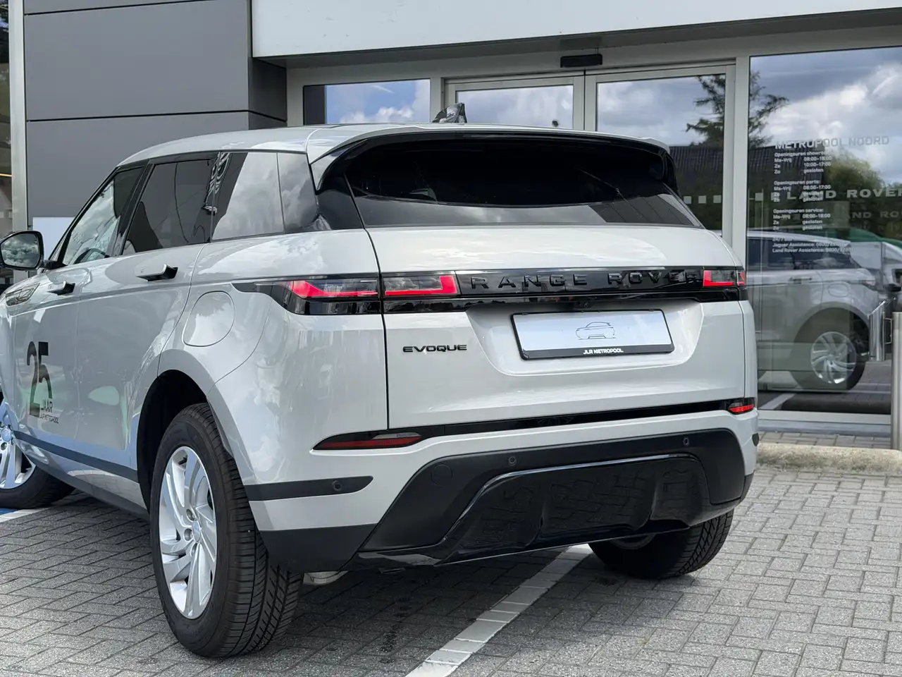 Land Rover Range Rover Evoque 2026 — фото 6