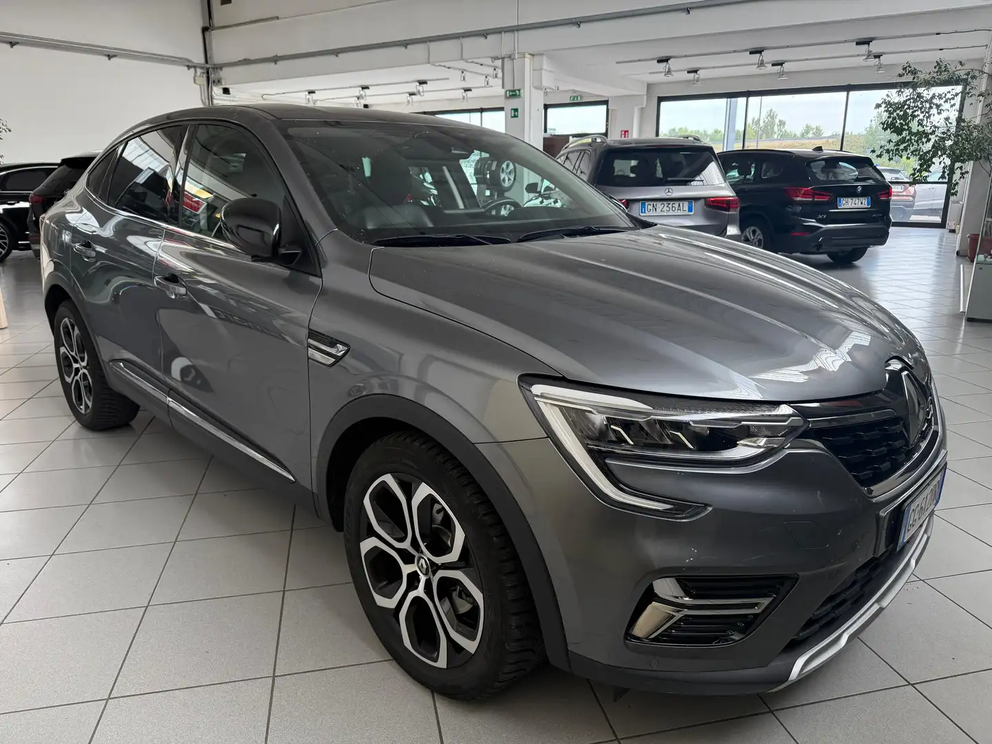 Renault Arkana 1.3 tce Intens 145cv edc Сірий - 1