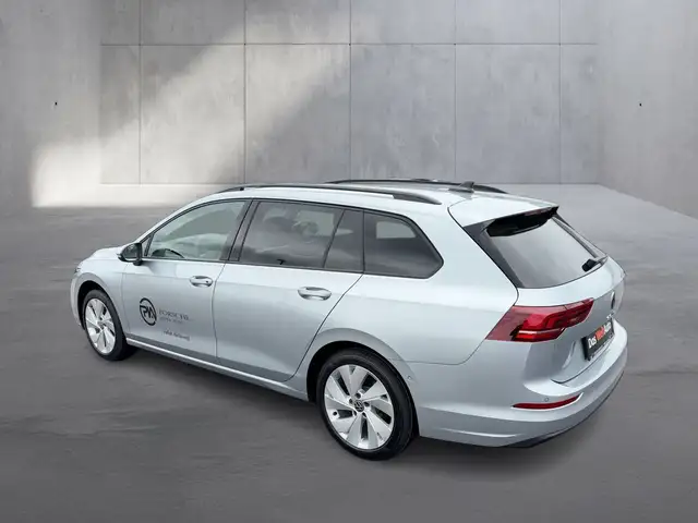Volkswagen Golf view 3