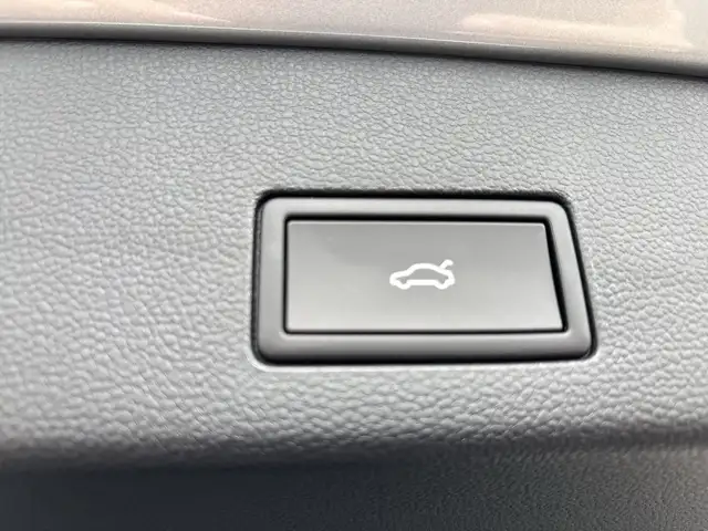 Volkswagen Golf view 14