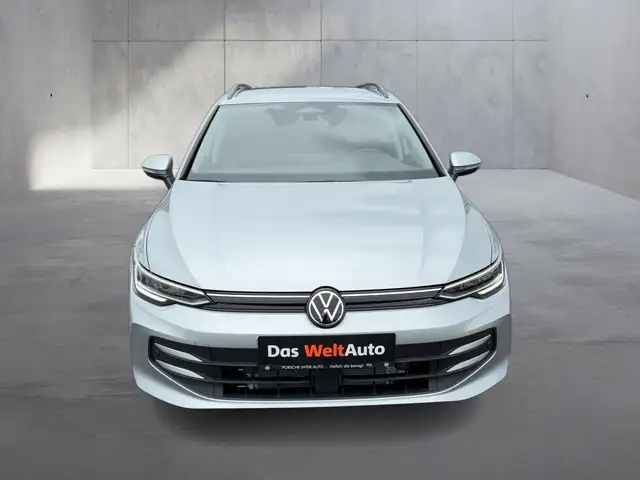 Volkswagen Golf view 8