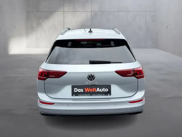 Volkswagen Golf view 4