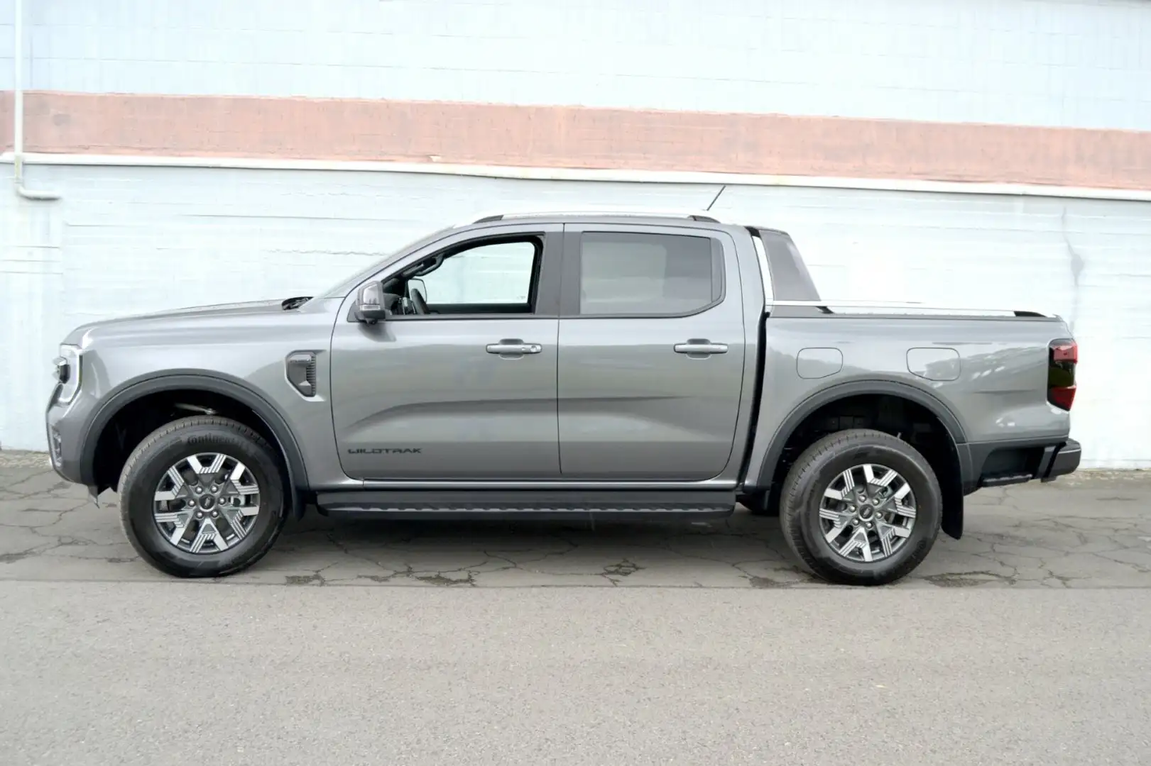 Ford Ranger Ranger 2,3 PHEV WildTrak Techno-Paket AHK Navi Autom Grau - 2