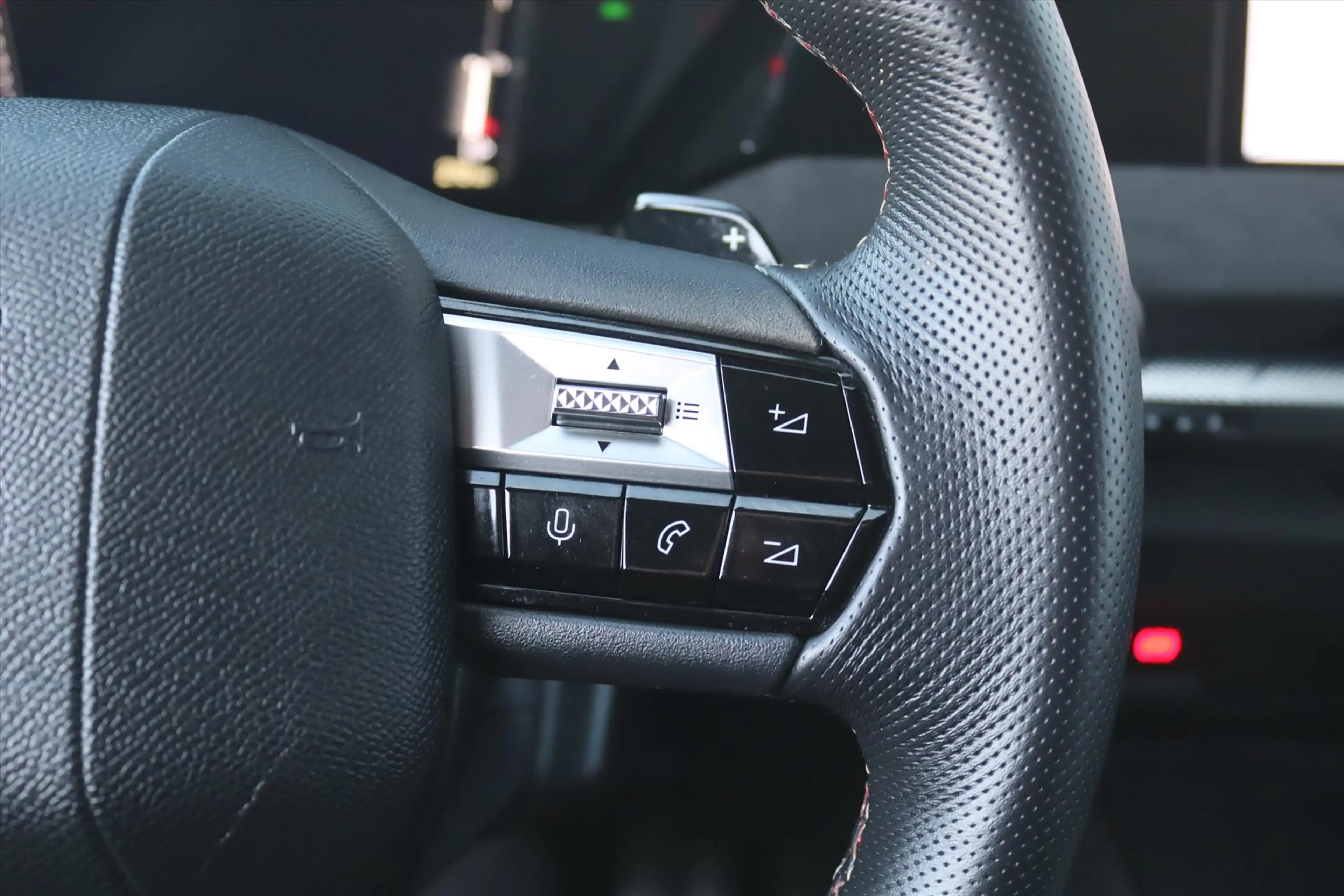 DS Automobiles DS 4 1.2 130PK AUTOMAAT PERFORMANCE LINE Navi | Head Up — photo 38