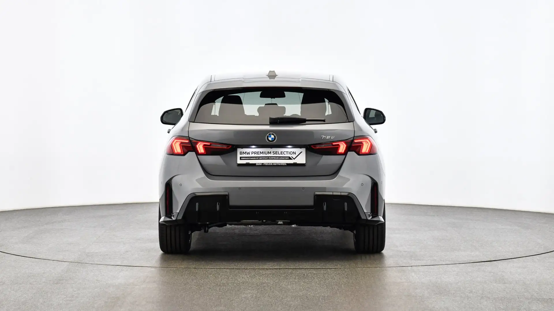 BMW 118 d *M-Sport/AHK/Adapt.LED/Navi/Premium Paket* Grau - 2